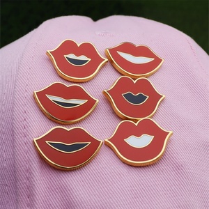 Smiling Pins Broches de Labios Rojos Femeninos de Aleación Metálica Esmaltada en Colores Vibrantes para Fabricación de Joyas - Product Image 5