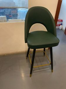 <span class=keywords><strong>Tabouret</strong></span> <span class=keywords><strong>de</strong></span> <span class=keywords><strong>bar</strong></span> en bois commercial avec base en métal - <span class=keywords><strong>Design</strong></span> moderne, écologique et durable, chaise <span class=keywords><strong>de</strong></span> salle à manger haute <span class=keywords><strong>orange</strong></span> pour restaurants et bars - Product Image 3