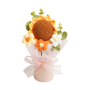 ช่อดอกไม้ถักไหมพรมลายดอกทานตะวัน ชุดของขวัญแฮนด์เมดสำหรับวันครู วันรับปริญญา ขนาด 10 ซม.-30 ซม. - Product Image 5