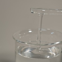 Poliacrilamida de Alta Pureza (PAM), Coagulante y Floculante Sintético para Deshidratación de Residuos Minerales y Tratamiento de Aguas Residuales