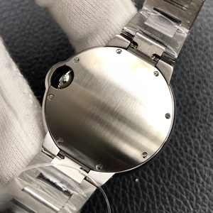 Reloj de Lujo para Mujer de Acero Inoxidable con Bisel Completamente de Diamantes, Esfera con Patrón Crema, Números Romanos, Fabricación Suiza, Elegante para Vestir - Product Image 5