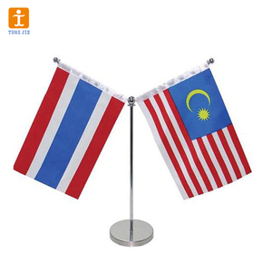 Porte-drapeau de <span class=keywords><strong>table</strong></span> Vente en gros Tissu polyester Mini bureau personnalisé Drapeaux de pays imprimés Drapeaux de <span class=keywords><strong>table</strong></span> avec poteau - Product Image 2