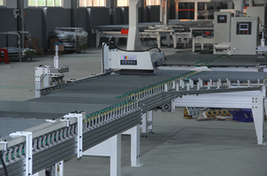 Maquinaria para trabajar la madera máquina de bandas de borde automática línea de producción con inclinado cinta transportadora de rodillos - Product Image 5