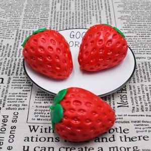 Jouet Squishy à Presser Fraise Kawaii Rouge Rose, Jouet Anti-Stress Fruits Légumes Doux, Cadeau d'Anniversaire pour Fille - Product Image 2