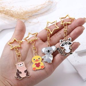 Porte-clés Pentagramme avec Pendentif Bébé Animal Mignon de Dessin Animé (Koala, Canard, Loutre, Raton Laveur) - Product Image 4