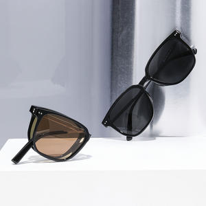 Ks-3872 แว่นกันแดดโพลาไรซ์กรอบใหญ่สำหรับผู้ชายสีชาดำกรอบพลาสติกโลหะป้องกันรังสียูวี 400 ระดับ 2 แว่นกันแดด - Product Image 3