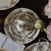 Nouvelle Arrivée Assiette/Plat de Service Ovale en Céramique à Bord Doré et Motifs Floraux en Relief pour Dîner/Dessert - Compatible Micro-ondes, Luxe Léger, Style Vintage