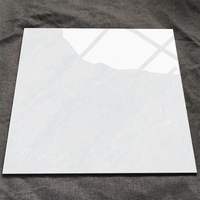 Carreaux de sol en porcelaine émaillée effet marbre blanc Carrara poli 60x60 pour revêtement de sol