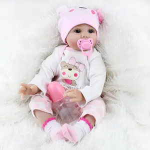 Güzel gerçek görünüm Reborn Baby Doll kız 22 inç vinil bebek bebek gerçekçi yenidoğan bebek bebek oyuncak