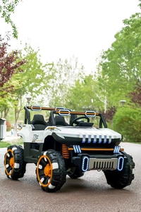 Nouvelle voiture électrique à quatre roues motrices en plastique Junle <span class=keywords><strong>ABM</strong></span>-8688 pour enfants de 2 à 13 ans - Product Image 2