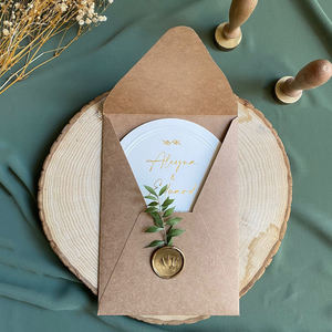 Invitations de mariage personnalisées élégantes avec cadre en relief feuille d'or arc carte Kraft enveloppe cire sceau fleur plantes décoration - Product Image 2