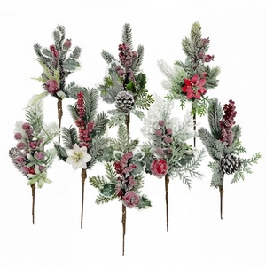 Décorations de Noël d'intérieur : Branches artificielles de type Norfolk, rouges, avec lumières intégrées, pour la décoration de hall d'entrée. - Product Image 1
