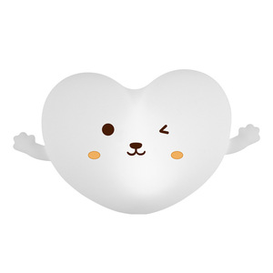 Veilleuse LED rechargeable en forme de cœur avec télécommande, intensité variable et changement de couleur pour l'éclairage d'ambiance de la chambre - Product Image 1