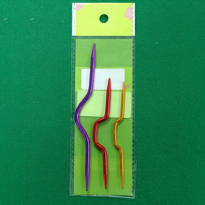 AA0252 Ensemble de 3 aiguilles à coudre pour câbles, en aluminium, couleurs violet, rouge et or - Product Image 1