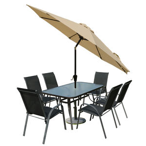 Varias mesas <span class=keywords><strong>y</strong></span> <span class=keywords><strong>sillas</strong></span> de buena calidad <span class=keywords><strong>con</strong></span> <span class=keywords><strong>parasol</strong></span>, columna media curva, paraguas - Product Image 1