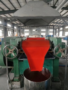 <span class=keywords><strong>Barniz</strong></span> de <span class=keywords><strong>poliuretano</strong></span> de dos componentes para TPU PU PVC EVA Materiales de caucho Recubrimiento líquido de cuero para impresión y pulverización - Product Image 3