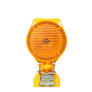 Barrière de sécurité routière bon marché d'usine, lampe de signalisation clignotante, fusée éclairante solaire à LED, lumière de barricade pour la sécurité des travaux de construction - Product Image 4