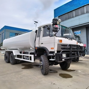 Camión Cisterna de Agua Todoterreno Chengli 6X6, Camión Aspersor de Agua en Venta - Product Image 2