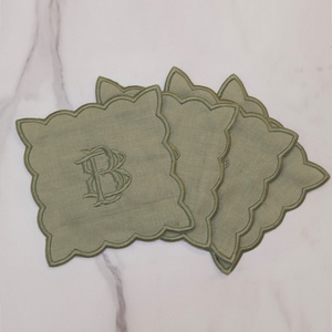 Serviettes de cocktail en lin personnalisées 6*6 pouces, 100% pur lin français, avec monogramme brodé sur le bord, pour mariage, restaurant - Product Image 1