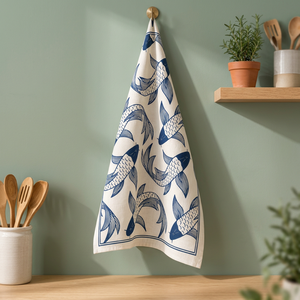 Paño de Cocina de Algodón Premium |   Paño de Cocina con Estampado de Pez Koi Azul y Borde Decorativo |   Textiles Decorativos para Cocina y Hogar - Product Image 3