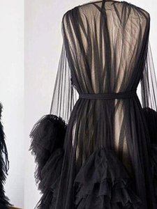 <span class=keywords><strong>Abito</strong></span> da sposa romantico <span class=keywords><strong>in</strong></span> <span class=keywords><strong>tulle</strong></span> nero <span class=keywords><strong>lungo</strong></span> con vita annodata, gonna a strati arricciata e strascico corto per la sposa - Product Image 4