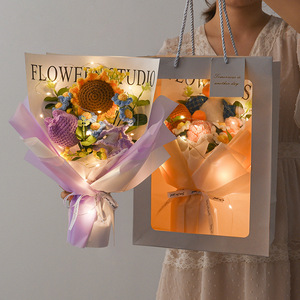 Ramo de Flores Tejidas a Crochet con Girasoles y Rosas, Ramo de Flores Artificiales de Lana para el Día de San Valentín o el Día de la Madre - Product Image 2