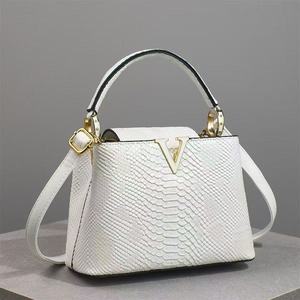 Nuevo Bolso <span class=keywords><strong>de</strong></span> Mano Tipo Tote <span class=keywords><strong>de</strong></span> Cuero Genuino <span class=keywords><strong>de</strong></span> <span class=keywords><strong>Lujo</strong></span> con Cierre <span class=keywords><strong>de</strong></span> Cremallera y Forro <span class=keywords><strong>de</strong></span> Polialgodón para el Invierno <span class=keywords><strong>de</strong></span> 2025 - Product Image 3
