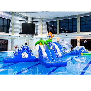 Circuito de Aventuras Inflable Flotante para Piscina con Escalada, Carreras y Tobogán, con Temática de Tiburón de Aguas Profundas - Product Image 3