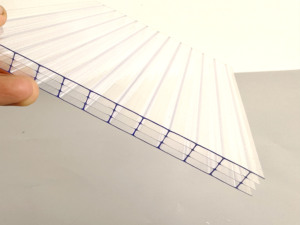 Lámina Hueca de <span class=keywords><strong>Policarbonato</strong></span> de Triple Pared para Techos de Talleres Industriales Modernos y Hoteles, Resistente a Impactos y Duradera - Product Image 1