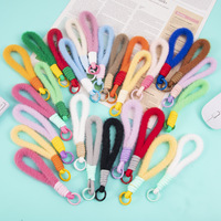 Porte-clés personnalisé en peluche douce et colorée, tressé à la main, avec anneau en O et dragonne douce, idéal pour la vente en gros