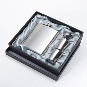 Ensemble de flacons à whisky de luxe personnalisés en papier et PU épaissi, avec verre à shot et entonnoir, coffret cadeau - Product Image 5