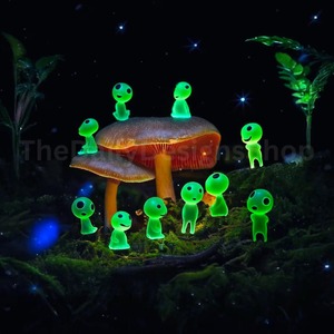Figuras Kodama Luminosas Mágicas, 10 Piezas, Miniaturas de Espíritus del Bosque, Adornos Luminosos para Terrarios de Musgo, Decoración Única para Macetas - Product Image 6