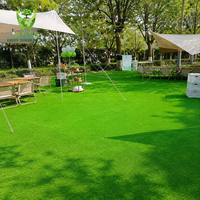 Gazon artificiel commercial de 15 mm, rouleau de couverture de sol, tapis de gazon synthétique pour le camping, les mariages, les zones de loisirs en plein air