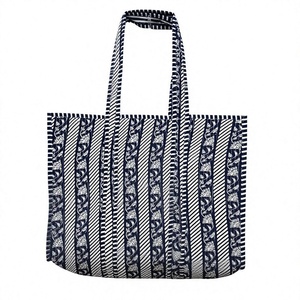 Bolsa de Mano de Algodón Indio Ligera con Estampado Artesanal, Estilo Nacional para Mujer, Diseño Panelado, Cierre Abierto, Ecológica - Product Image 1