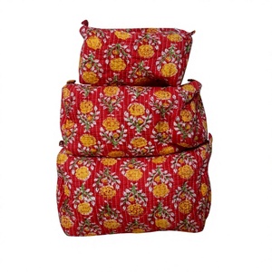 Organisateur de maquillage vintage portable grand format en coton 3 pièces, fait main, style bohème, matelassé, à motif de pompons, avec fermeture éclair, écologique, pour voyage - Product Image 1