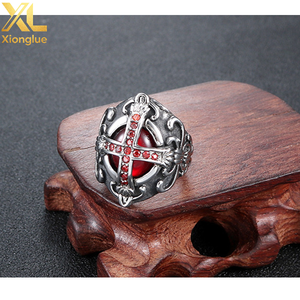 Anillo Gótico de Cruz Dominante de Lujo con Delicado Rubí y Diamante, Anillos de Joyería de Moda de Acero de Titanio con Corona, Venta al por Mayor - Product Image 3