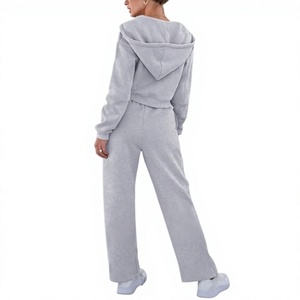 Ensemble de survêtement tendance pour femme, 2 pièces, sweat à capuche court zippé et pantalon de survêtement, 100% coton, 320 GSM, molleton brossé à l'intérieur, directement de l'usine - Product Image 3