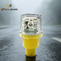 Balise de signalisation routière solaire compacte blanche, autonomie 120h, LED clignotante, protection IP66 pour zones de construction et bord de route