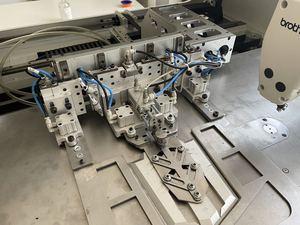 Máquina de Coser Industrial Automática de Alta Velocidad con Láser ZJKB, Máquina para Hacer Jeans - Product Image 3