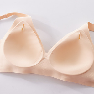 Seamless Adhesive Wire Free Breathable Deep V Bra for Plus Size Women with Adjusted Straps and Big Chest Support - Product Image 4