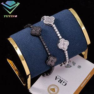 กำไลข้อมือแฟชั่นลายใบโคลเวอร์ ประดับเพชรโมอิสซาไนต์ VVS ชุบทอง เงินแท้ 925 ผ่านการทดสอบเพชร พร้อมใบรับรอง GRA สไตล์ฮิปฮอป - Product Image 2