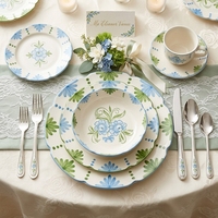 Assiettes en céramique imprimées motif couronne vintage moderne, vaisselle de luxe en porcelaine à bord festonné, pour la restauration et les mariages, vente en gros