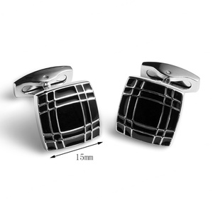 Mancuernillas de Esmalte Suave 3D de 15 mm con Diseño Simple y Personalizado para Hombre de Negocios - Product Image 4