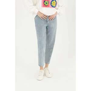 Jeans de Mujer de Cintura Alta y Pierna Recta con Adornos de Piedras, 100% Algodón Denim 18156PNT - Product Image 3