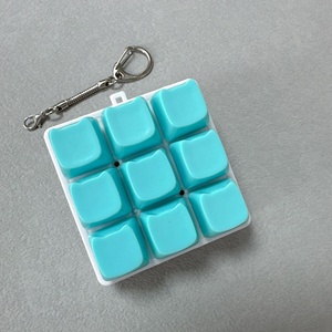 Juguete Antiestrés de Plástico para Gatos con 9 Teclas, Llavero Descompresivo Estilo Teclado Mecánico - Product Image 3