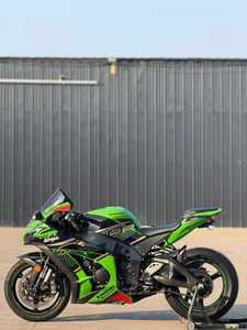 คาวาซากิ ZX-10R 1000 ซีซี มอเตอร์ไซค์ซูเปอร์ไบค์มือสอง ความเร็วสูงสุดถึง 300 กม./ชม. สำหรับการขับขี่สุดเร้าใจ คาวาซากิ1 แบรนด์ที่มีชื่อเสียง - Product Image 2