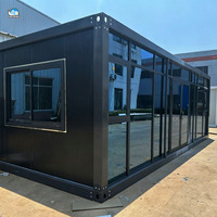 Maison mobile préfabriquée en acier de luxe moderne avec panneaux sandwich, maison en conteneur à plat de 40 pieds avec 2 chambres à coucher et façade en verre