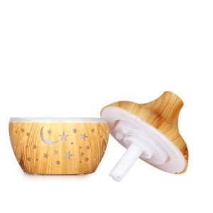 Humidificador con Diseño de Estrella y Luna, 300 ml, Mini Difusor de Aroma con Luz LED, para Uso Doméstico, Alimentado por USB - Product Image 4