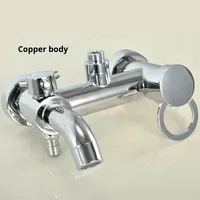 Robinet de douche mural moderne en cuivre chromé avec mitigeur dissimulé et pommeaux de douche économiseurs d'eau chaud/froid