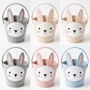 Cesta de fieltro de conejo para la búsqueda de huevos de Pascua para niños, bolsas de regalo, cubo con colas de conejo esponjosas - Product Image 1